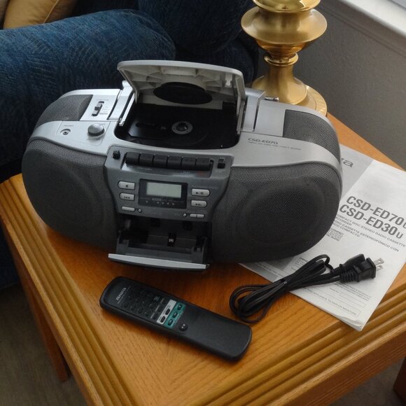 AIWA ~ CSD-ED70 ~ Stereo Sound System ~ CD Player ~ AM / FM ~ Cassette Recorder - Picture 3 of 5